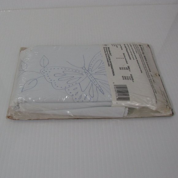WonderArt Stamped Pillowcases 1 Pair Hemstitched Butterfly Pattern 1131 - Picture 4 of 5
